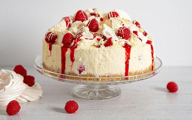 Eton Mess Cheesekcae 640.jpg