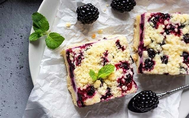 blackberry-gin-crumble-bar.jpg